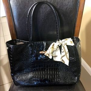 LONGCHAMP CROCODILE-EMBOSSED SHOULDER BAG BLACK